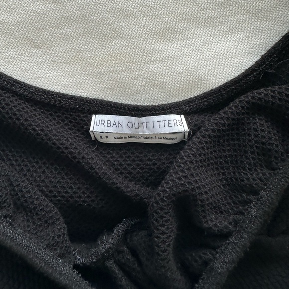 Urban Outfitters cropped wrap top - Picture 4 of 4